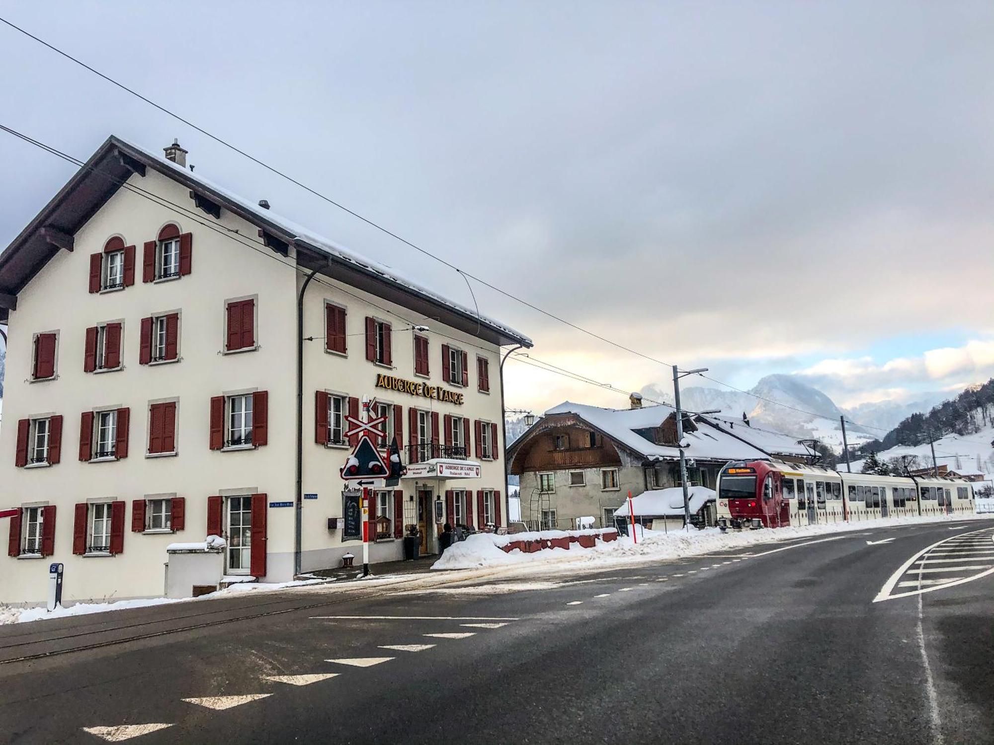 Auberge De L'Ange Albeuve ภายนอก รูปภาพ